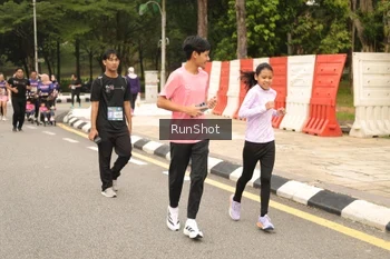 Runner Photo 4266308