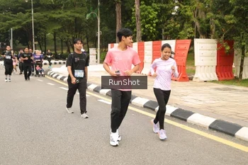 Runner Photo 4266313