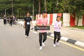 Runner Photo 4266316