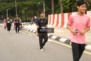 Runner Photo 4266318
