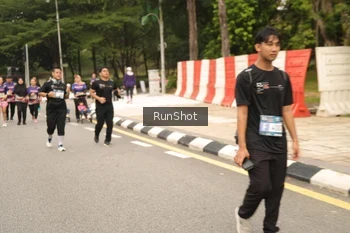 Runner Photo 4266334