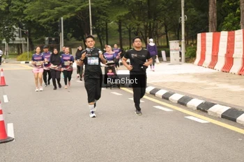Runner Photo 4266340