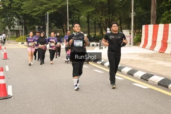 Runner Photo 4266343