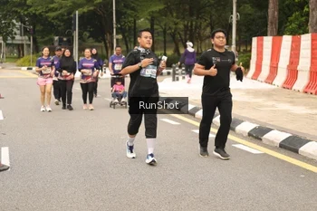 Runner Photo 4266344