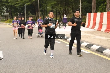 Runner Photo 4266346