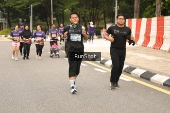 Runner Photo 4266347