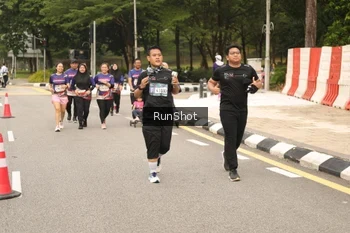 Runner Photo 4266348