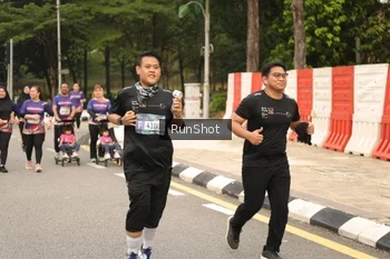Runner Photo 4266351