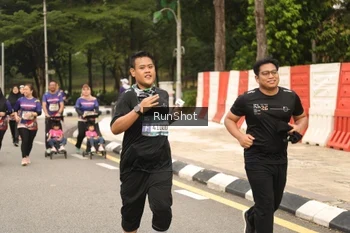 Runner Photo 4266352