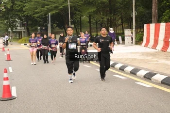 Runner Photo 4266353