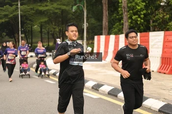 Runner Photo 4266355
