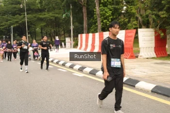 Runner Photo 4266359