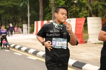 Runner Photo 4266363