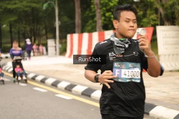Runner Photo 4266368