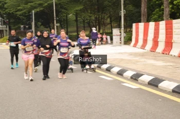Runner Photo 4266369