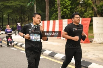 Runner Photo 4266370