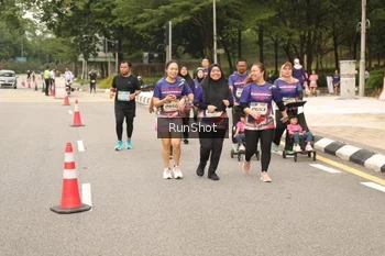 Runner Photo 4266372
