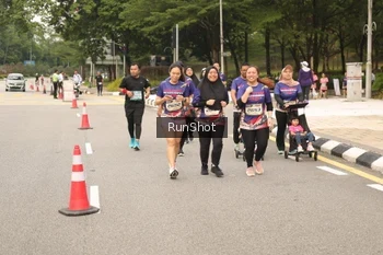 Runner Photo 4266373