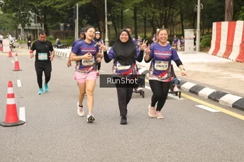 Runner Photo 4266375
