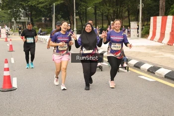 Runner Photo 4266376