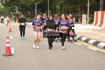 Runner Photo 4266377