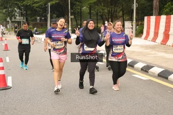 Runner Photo 4266379