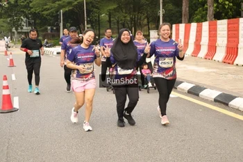 Runner Photo 4266383