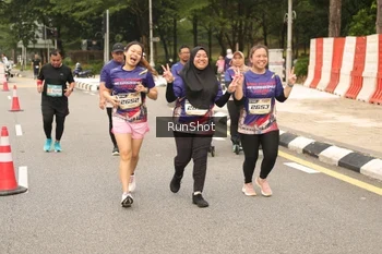 Runner Photo 4266384