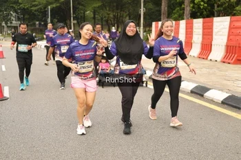 Runner Photo 4266386