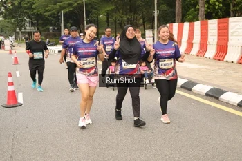 Runner Photo 4266387