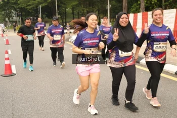 Runner Photo 4266389