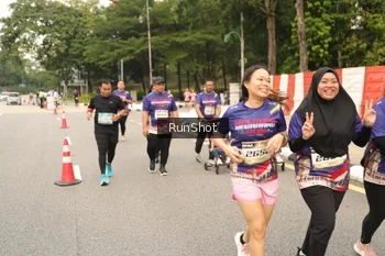 Runner Photo 4266393