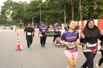 Runner Photo 4266394