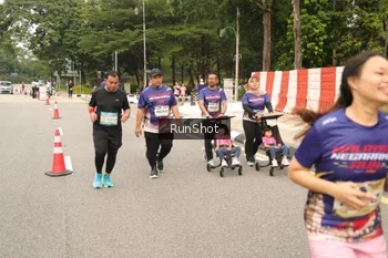 Runner Photo 4266396