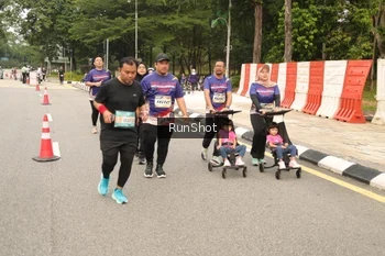 Runner Photo 4266402