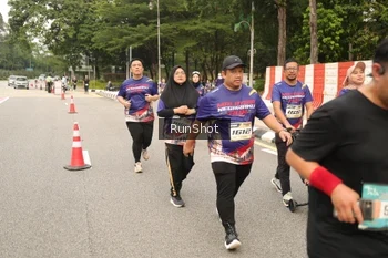 Runner Photo 4266411
