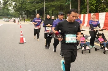 Runner Photo 4266413