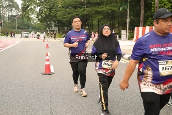 Runner Photo 4266417