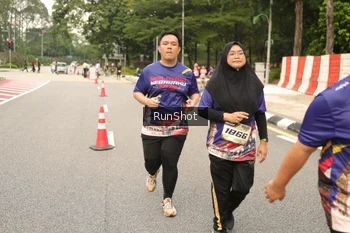 Runner Photo 4266418