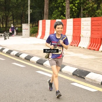 Runner Photo 4266450