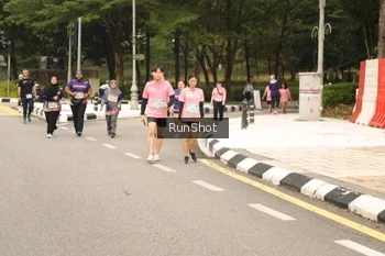 Runner Photo 4266460