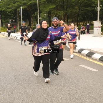 Runner Photo 4266480