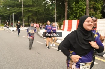Runner Photo 4266491