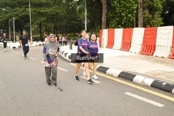 Runner Photo 4266494