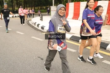 Runner Photo 4266498