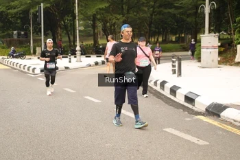 Runner Photo 4266513