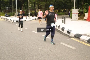 Runner Photo 4266517