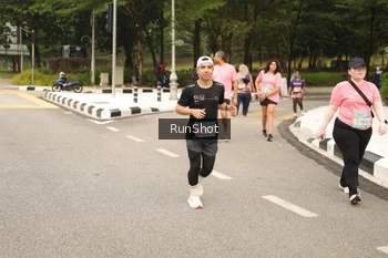 Runner Photo 4266523