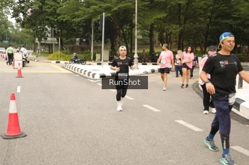 Runner Photo 4266524
