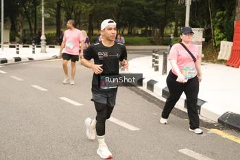 Runner Photo 4266530